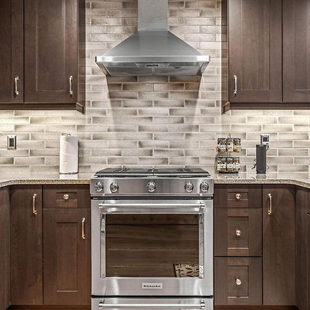 Spring Creek Luxury King One Bedroom At White Spruce Lodge Canmore Luaran gambar