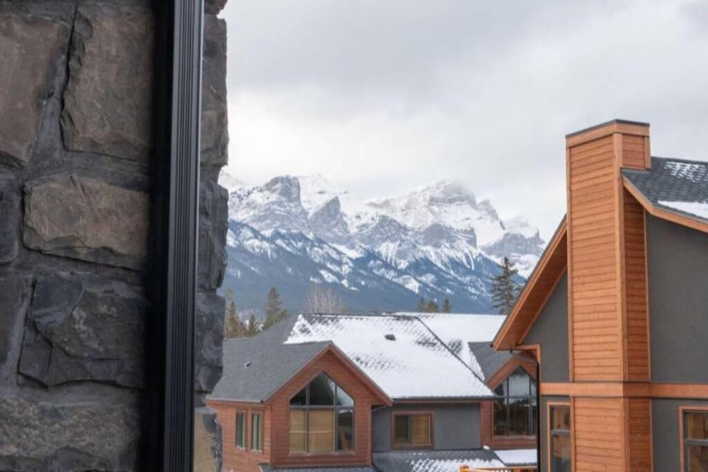 Spring Creek Luxury King One Bedroom At White Spruce Lodge Canmore Luaran gambar