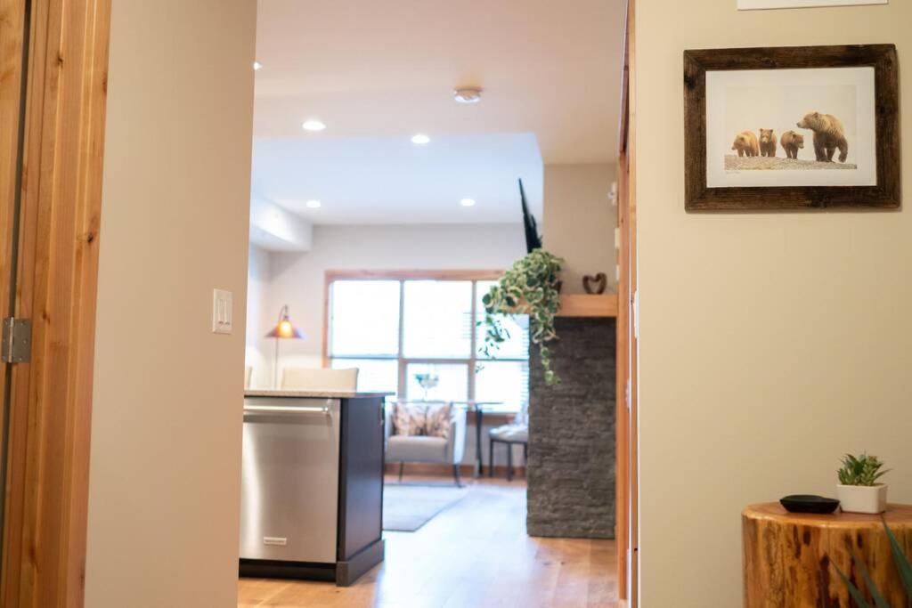 Spring Creek Luxury King One Bedroom At White Spruce Lodge Canmore Luaran gambar