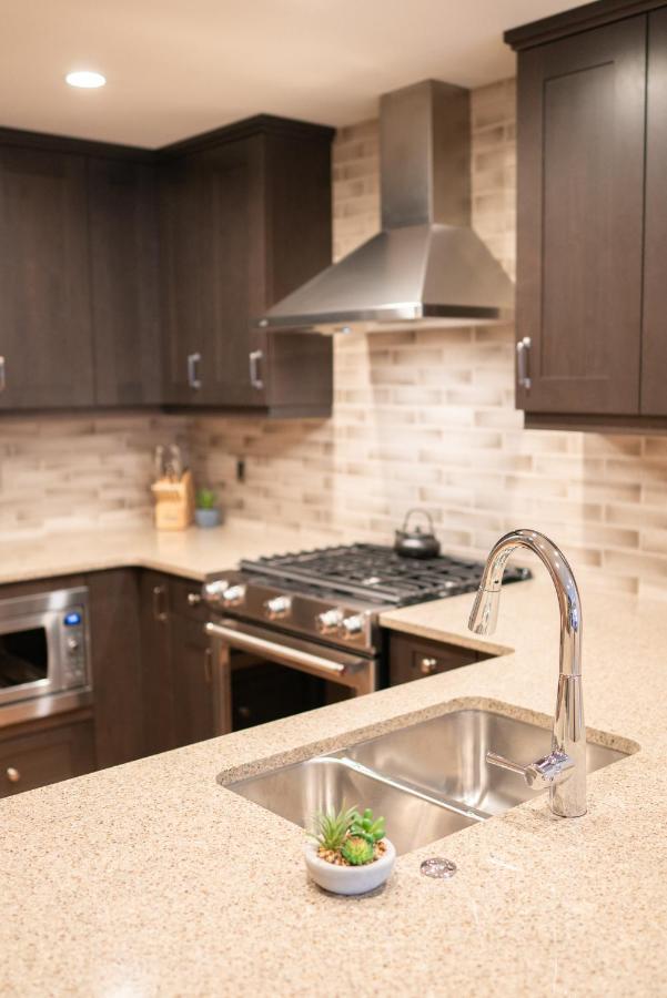 Spring Creek Luxury King One Bedroom At White Spruce Lodge Canmore Luaran gambar