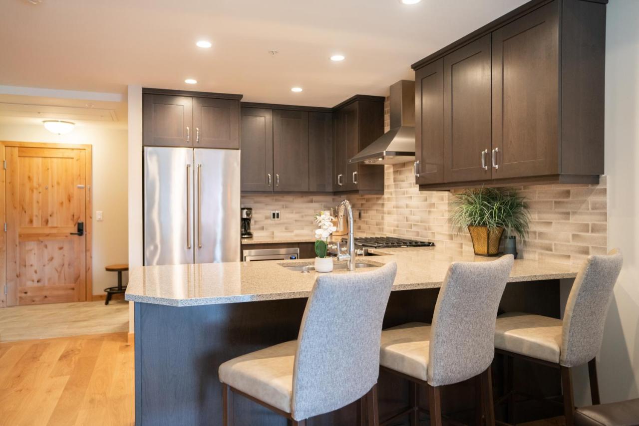 Spring Creek Luxury King One Bedroom At White Spruce Lodge Canmore Luaran gambar