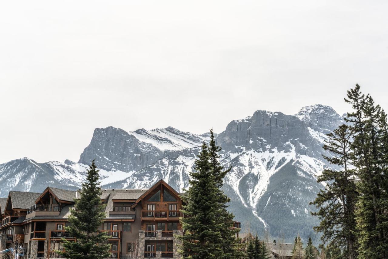 Spring Creek Luxury King One Bedroom At White Spruce Lodge Canmore Luaran gambar