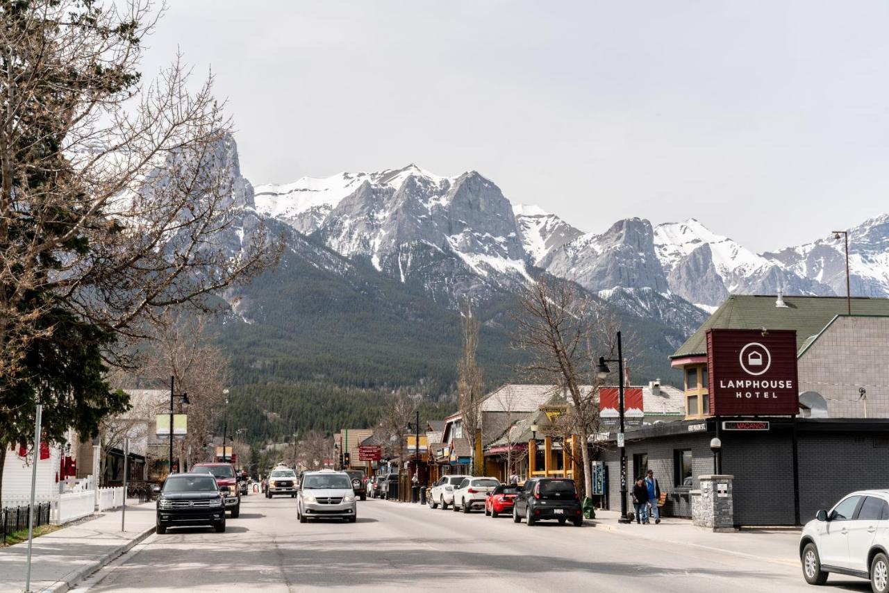 Spring Creek Luxury King One Bedroom At White Spruce Lodge Canmore Luaran gambar