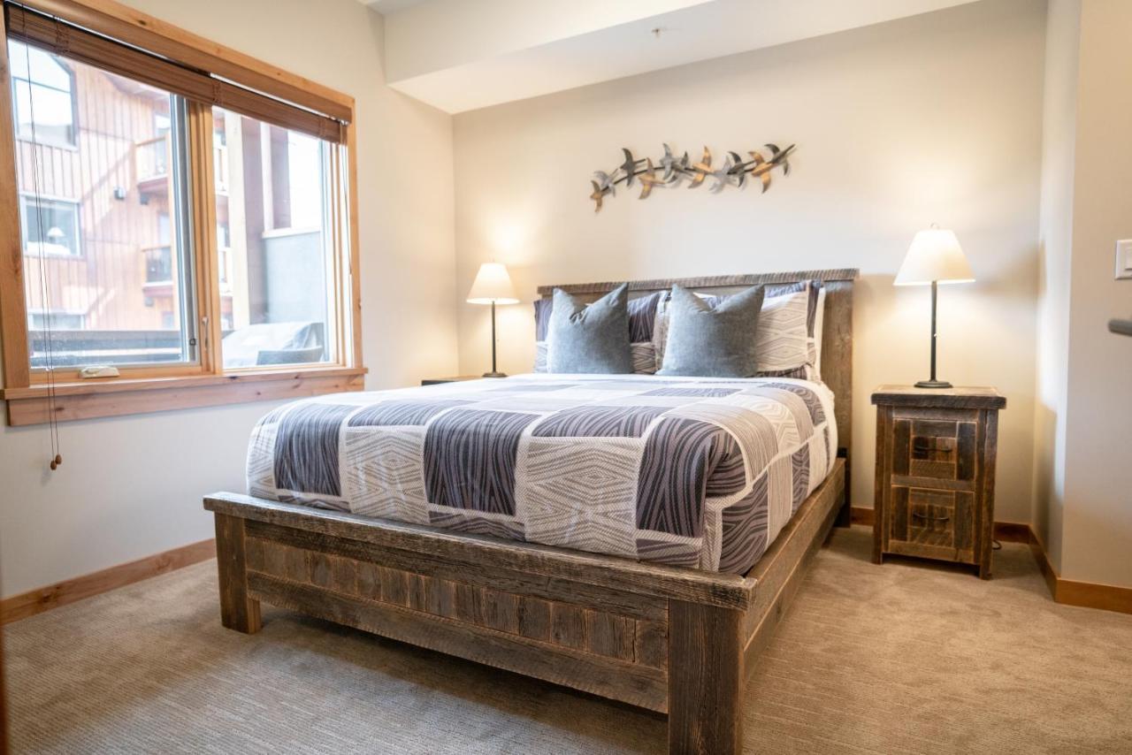 Spring Creek Luxury King One Bedroom At White Spruce Lodge Canmore Luaran gambar