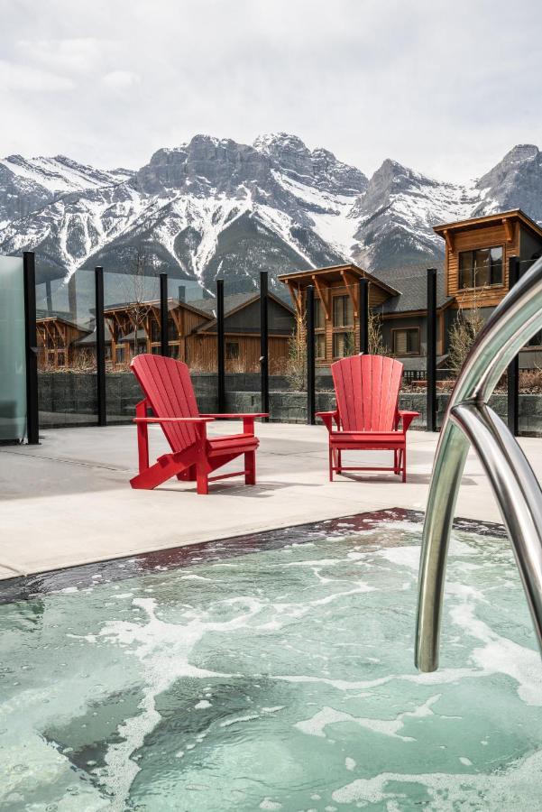 Spring Creek Luxury King One Bedroom At White Spruce Lodge Canmore Luaran gambar